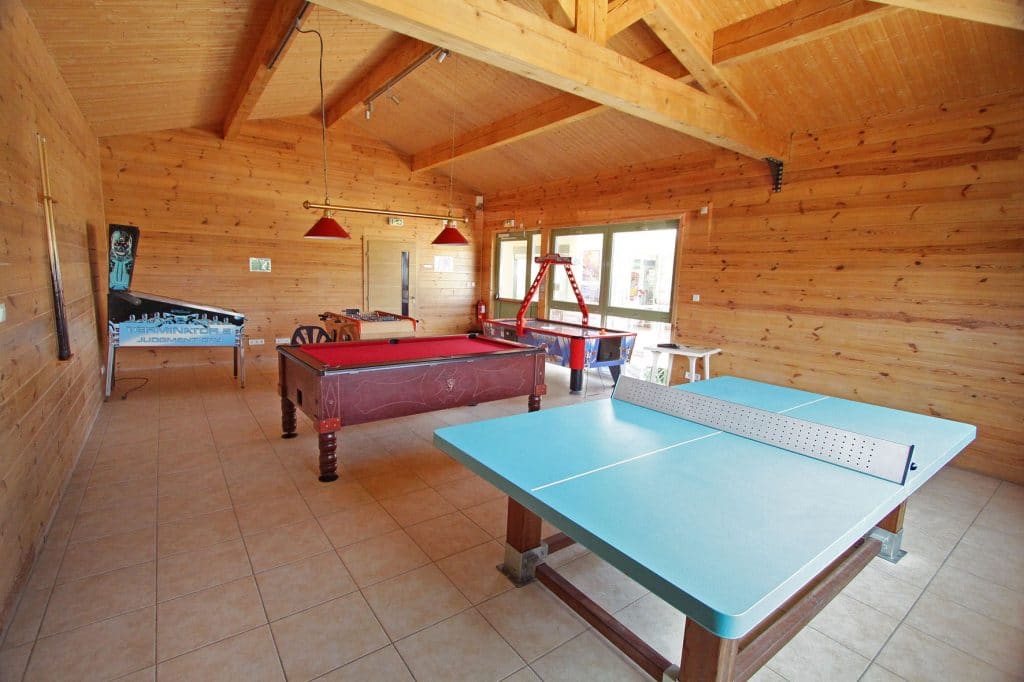 Camping Mer Sable Soleil : Salle De Jeux